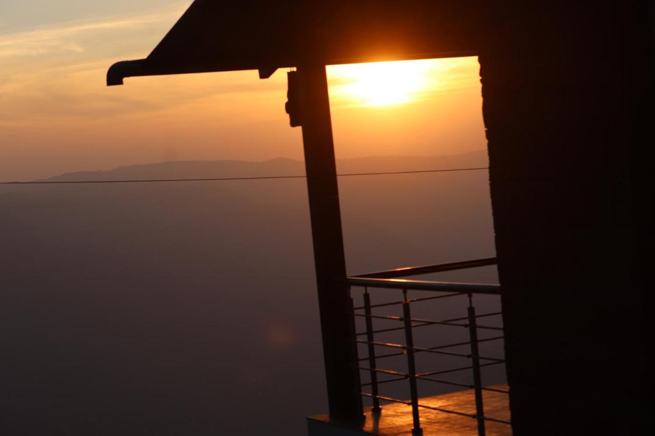 Mahābaleshwar Forest Sunrise Villa 3Bhk מראה חיצוני תמונה